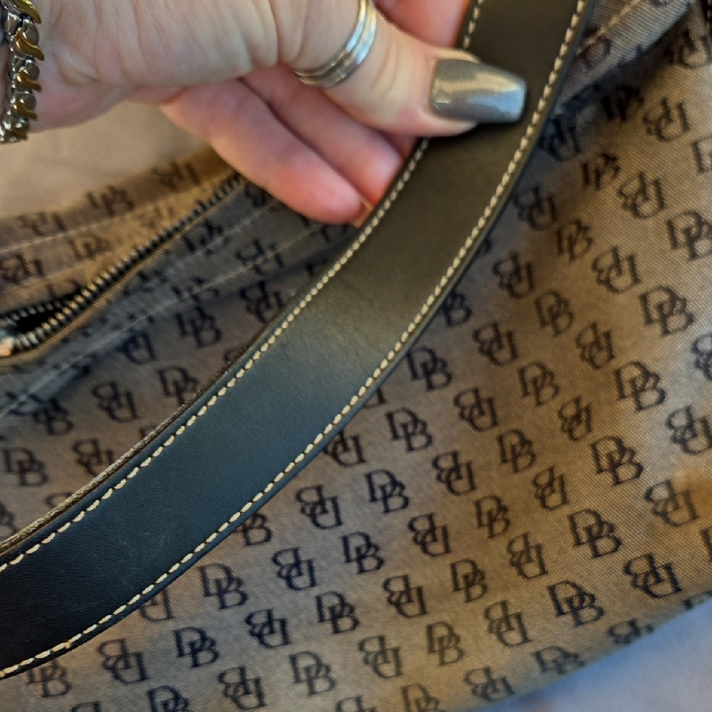 Dooney & Bourke Monogram Tan Shoulder Bag - Picture 4 of 16